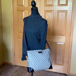 💯 % authentic Gucci crossbody bag